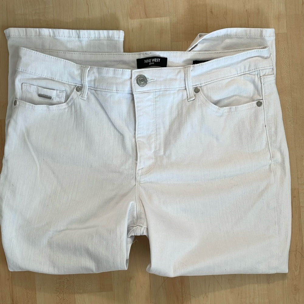 Like new- Nine West cropped  jeans